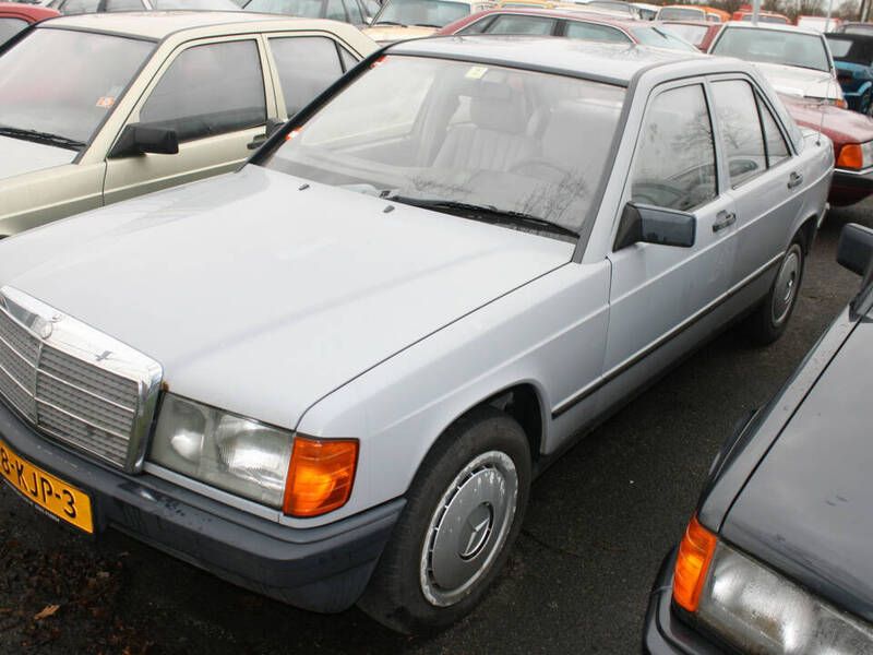 Gris Utilisé 1986 Mercedes 190 Berline | 6 900 € - Image 1/4