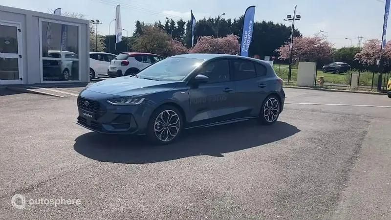 Bleu Utilisé 2025 Ford Focus ST-Line X Berline | 28 990 € (Prix juste) - Image 1/4