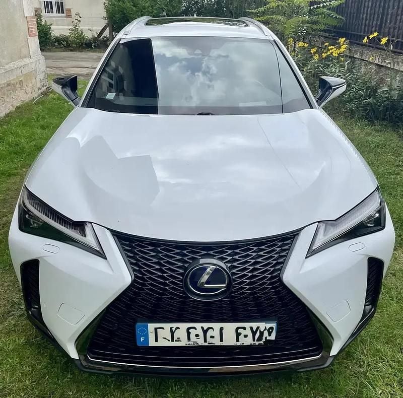 Occasion 2019 Lexus UX 250h Executive Line SUV | 23 400 € (Bon prix) - Image 1/4