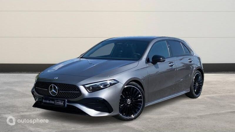 Gris Utilisé 2025 Mercedes A180 AMG line Berline | 44 999 € - Image 1/4