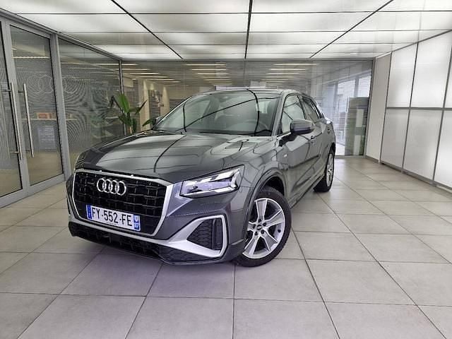 Gris daytona nacré Utilisé 2021 Audi Q2 S-line plus SUV | 27 490 € (Prix juste) - Image 1/4