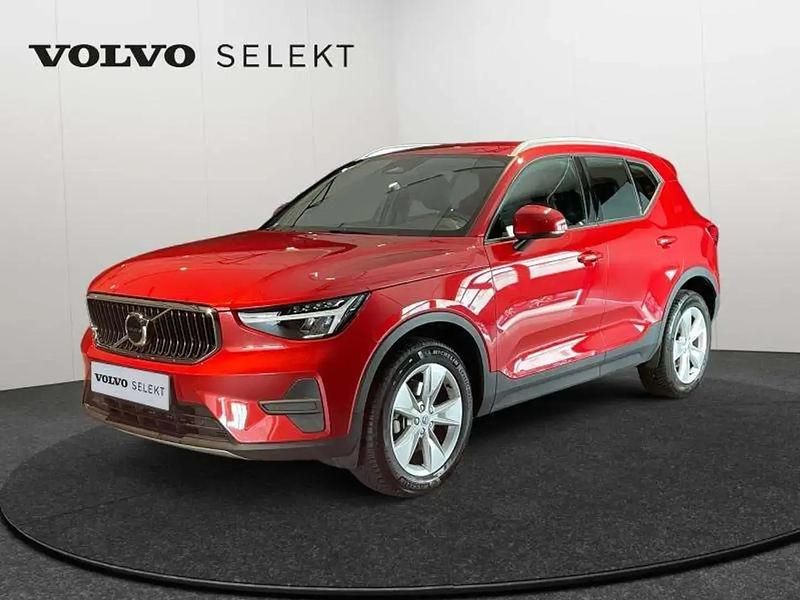 Rouge Utilisé 2024 Volvo XC40 Core SUV | 33 835 € (Prix juste) - Image 1/4
