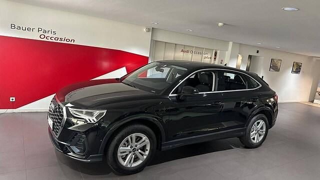 Noir mythe métallisé Nouvelle 2024 Audi Q3 Sportback Business SUV | 46 980 € - Image 1/4