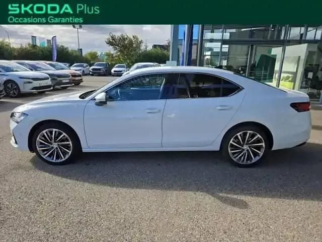 Occasion Skoda Superb LAURIN & KLEMENT 150 ch (110 kW) 2024 Blanc métallisé Berline