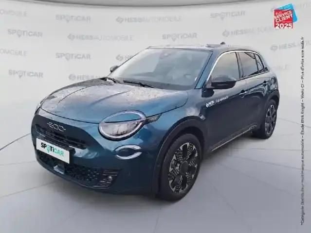 Bleu sea métallisé Utilisé 2025 Fiat 600E La Prima SUV | 35 999 € - Image 1/4