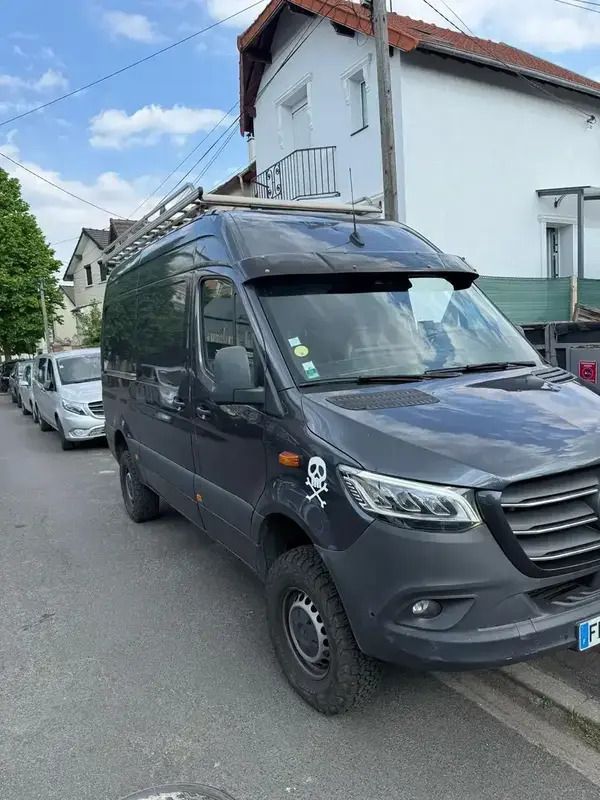 Utilisé 2019 Mercedes Sprinter Van | 52 350 € - Image 1/4