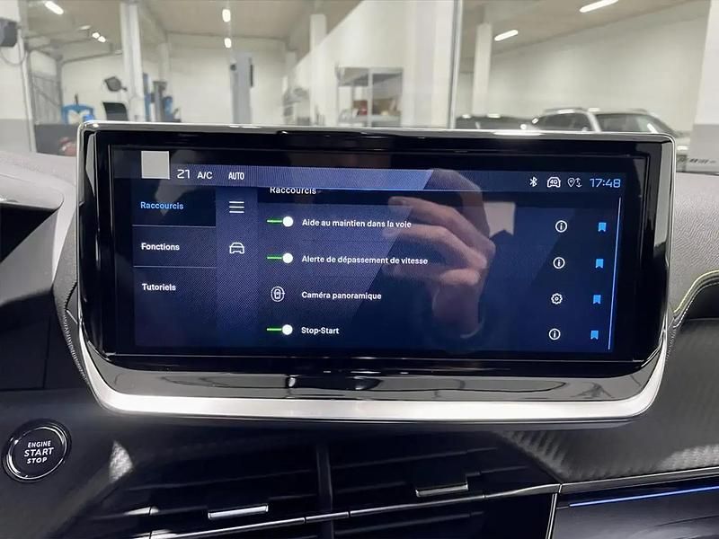 Occasion Peugeot 2008 GT 136 ch (100 kW) 2024 Gris SUV