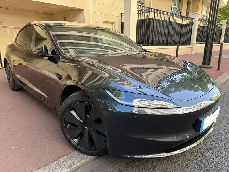 Gris Utilisé 2024 Tesla Model 3 Long Range Berline | 44 999 € - Image 1/4