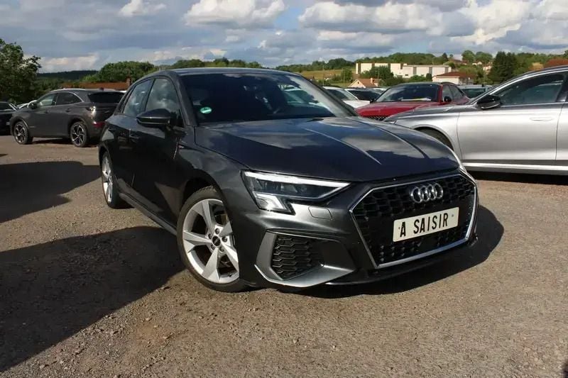 Gris Utilisé 2024 Audi A3 S-Line Berline | 32 900 € (Prix juste) - Image 1/4
