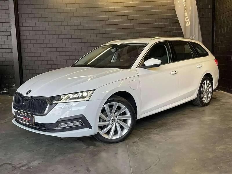 Blanc Occasion 2022 Skoda Octavia Style Break | 23 990 € (Bon prix) - Image 1/4