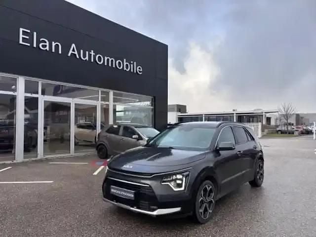 Gris cosmique métallisé Occasion 2023 Kia Niro Premium SUV | 25 900 € (Prix juste) - Image 1/4