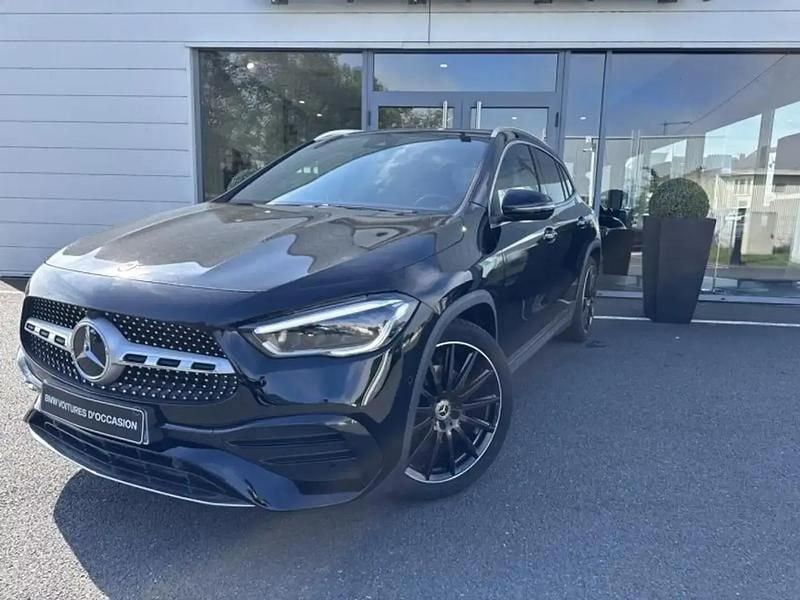 Noir Utilisé 2023 Mercedes GLA200 AMG line SUV | 37 990 € (Prix juste) - Image 1/4