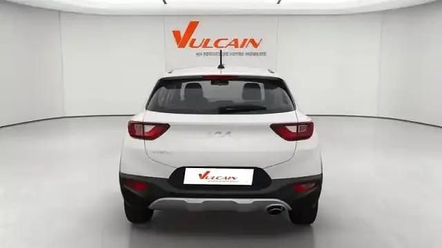 Occasion Kia Stonic 100 ch (73 kW) 2023 Blanc celeste SUV