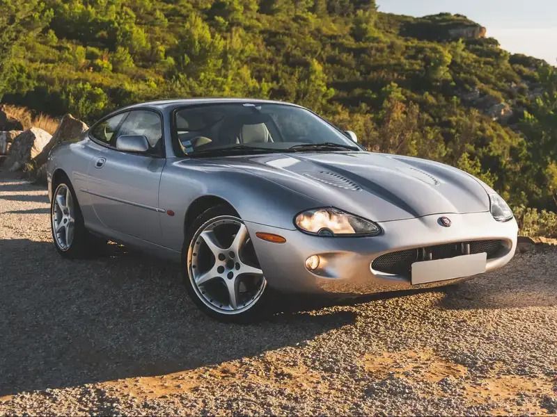 Gris Utilisé 2000 Jaguar XKR Coupé | 25 000 € - Image 1/4