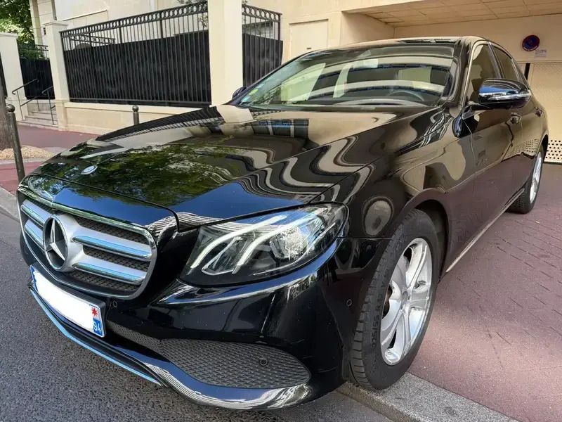 Noir Utilisé 2017 Mercedes E200 Executive Berline | 15 990 € - Image 1/4