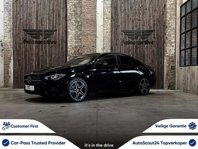 Noir Utilisé 2021 Mercedes CLA250e AMG Berline | 28 900 € (Prix cher) - Image 1/4