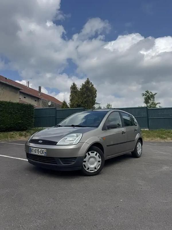 Utilisé 2002 Ford Fiesta Ambiente Citadine | 2 900 € (Prix juste) - Image 1/4
