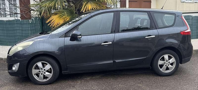 Occasion Renault Grand Scénic III Dynamique 131 ch (96 kW) 2010 Bleu Monospace