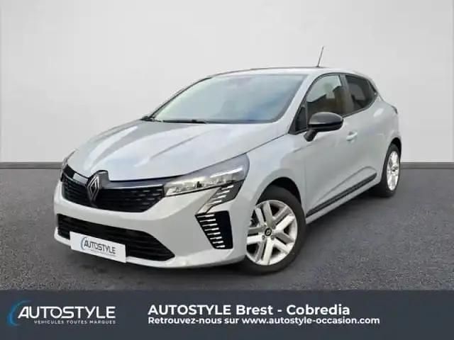 Gris Utilisé 2025 Renault Clio V Evolution Berline | 18 480 € (Prix juste) - Image 1/4