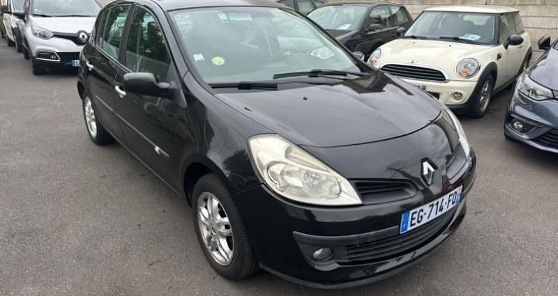 Utilisé 2008 Renault Clio III Dynamique Citadine | 3 990 € (Super prix) - Image 1/4