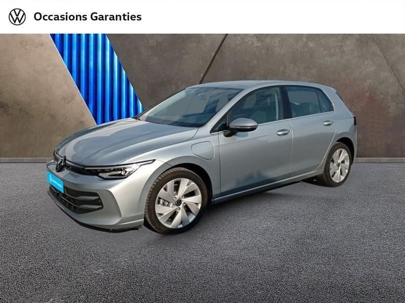Argent dolomite métallisée Utilisé 2025 VW Golf VIII Style Berline | 34 900 € (Prix cher) - Image 1/4