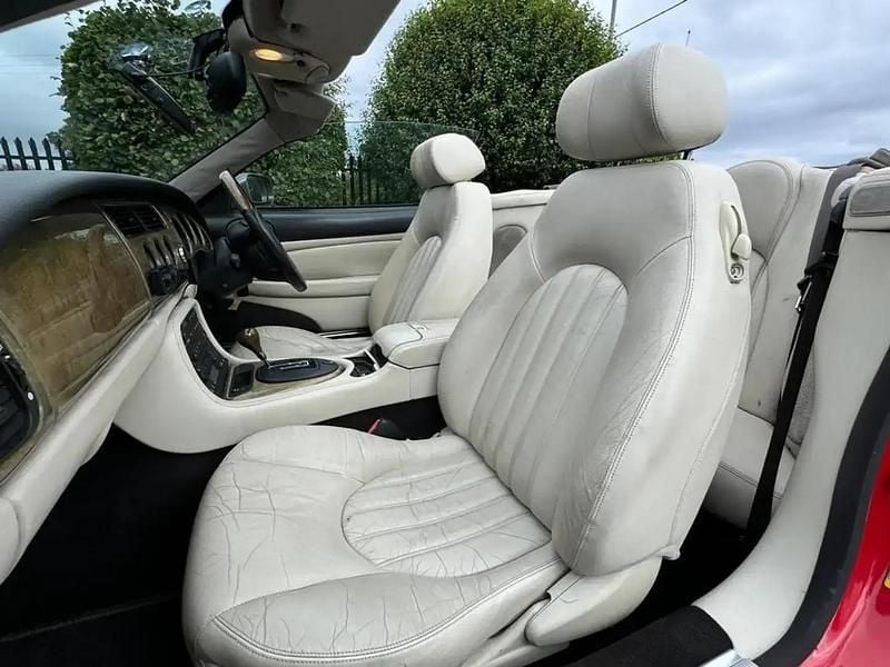 Rouge Utilisé 2002 Jaguar XK8 Cabriolet | 12 000 € - Image 1/4