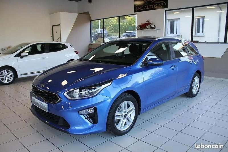 Bleu Utilisé 2021 Kia Ceed Sportswagon Active Break | 12 600 € (Prix juste) - Image 1/4