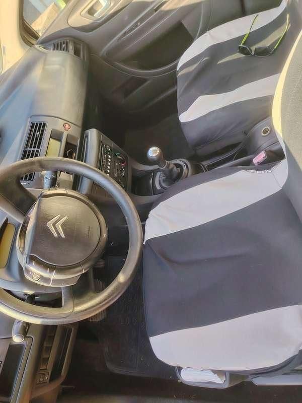 Image 3/4
