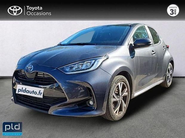 Gris Utilisé 2024 Toyota Yaris Hybrid Design | 23 990 € (Prix juste) - Image 1/4