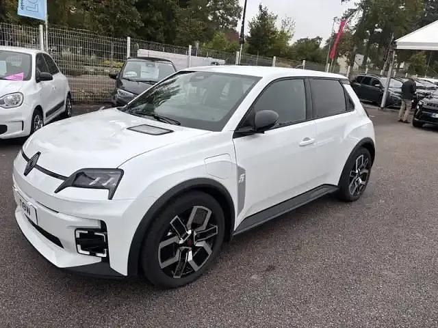 Blanc nacre Occasion 2025 Renault 5 E-Tech Berline | 32 590 € (Prix juste) - Image 1/4