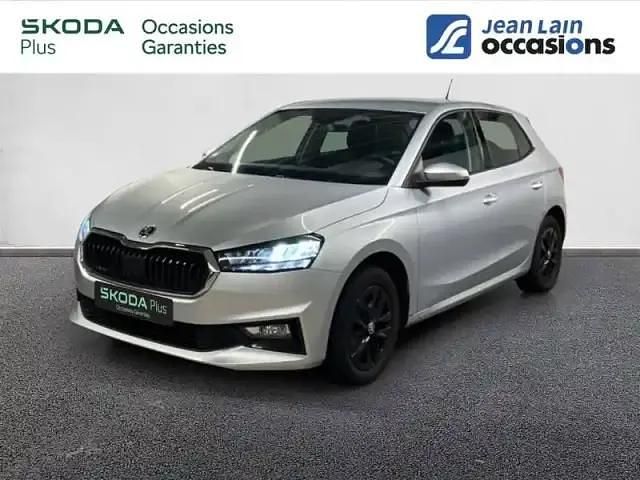 Gris Occasion 2024 Skoda Fabia Selection Berline | 16 590 € (Prix juste) - Image 1/4