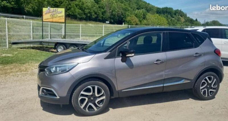 Gris Utilisé 2015 Renault Captur SUV | 9 900 € (Prix juste) - Image 1/4