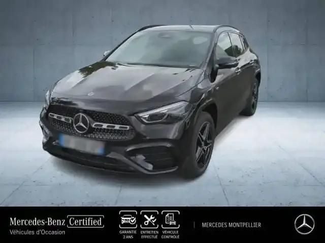 Noir Occasion 2025 Mercedes GLA250 AMG line SUV | 52 990 € - Image 1/4