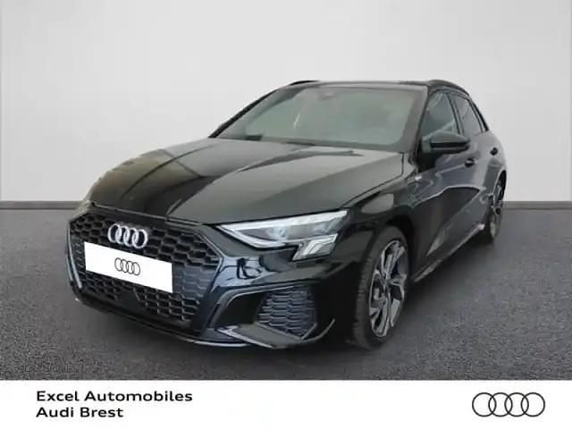 Noir Utilisé 2024 Audi A3 Sportback e-tron S-Line Citadine | 39 900 € (Prix assez cher) - Image 1/4