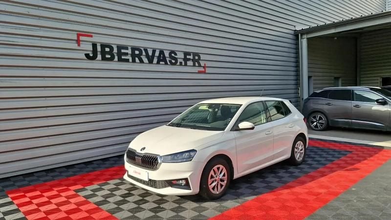 Blanc Utilisé 2021 Skoda Fabia Ambition Berline | 11 590 € (Prix assez cher) - Image 1/4