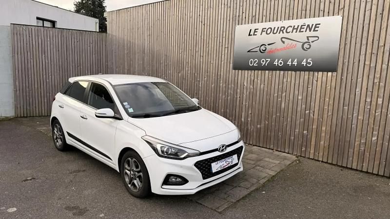 Blanc Occasion 2019 Hyundai i20 Berline | 13 290 € (Bon prix) - Image 1/4