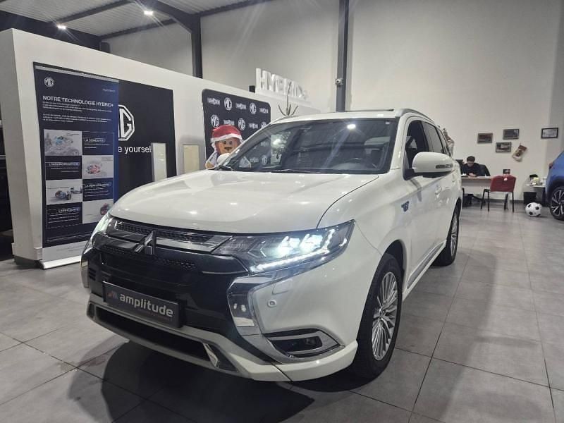 Non codifie Occasion 2020 Mitsubishi Outlander P-HEV Invite SUV | 19 999 € (Prix juste) - Image 1/4