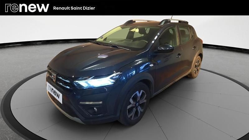 Gris Utilisé 2022 Dacia Sandero Comfort Citadine | 15 343 € (Prix juste) - Image 1/4
