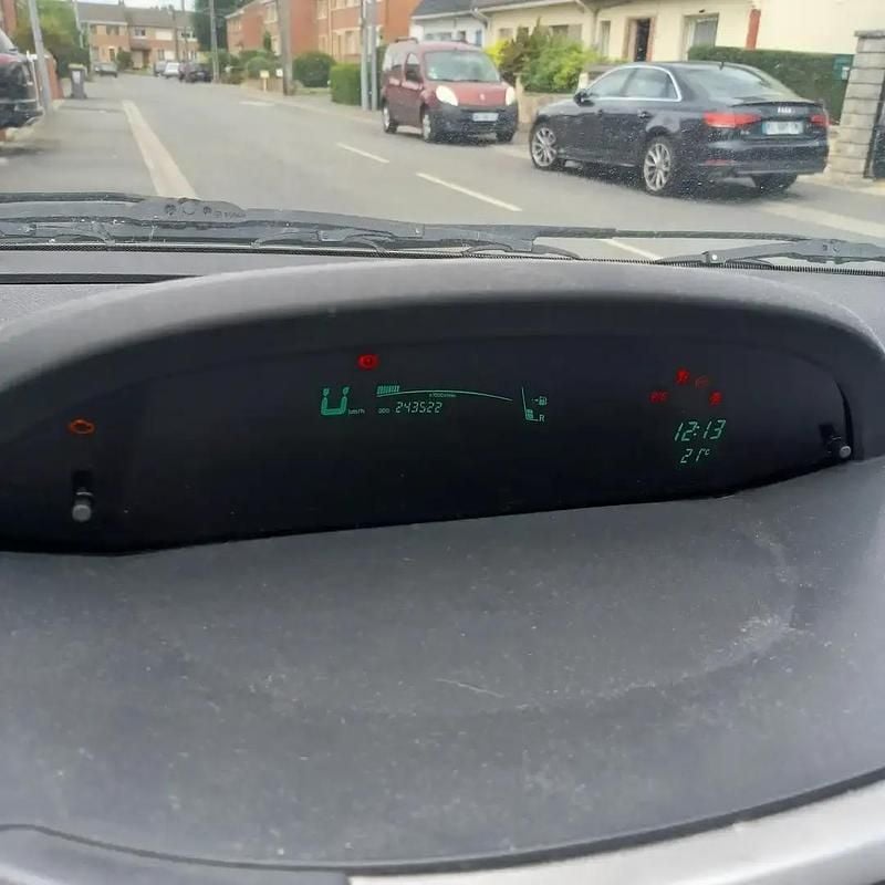 Utilisé 2010 Toyota Yaris Berline | 1 200 € (Super prix) - Image 1/4