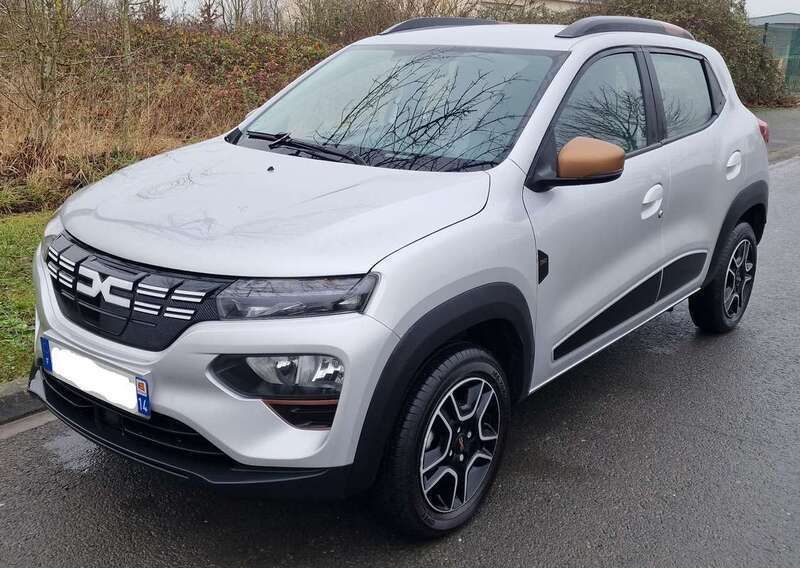 Occasion Dacia Spring Extreme 47 kW (65 ch) 2023 Gris Citadine