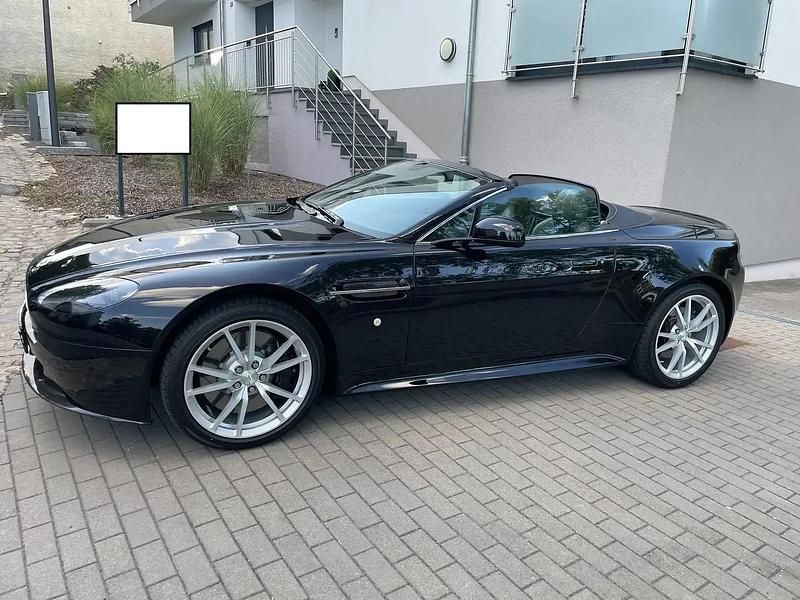 Noir Utilisé 2017 Aston Martin V8 Vantage Coupé | 95 000 € (Prix juste) - Image 1/4