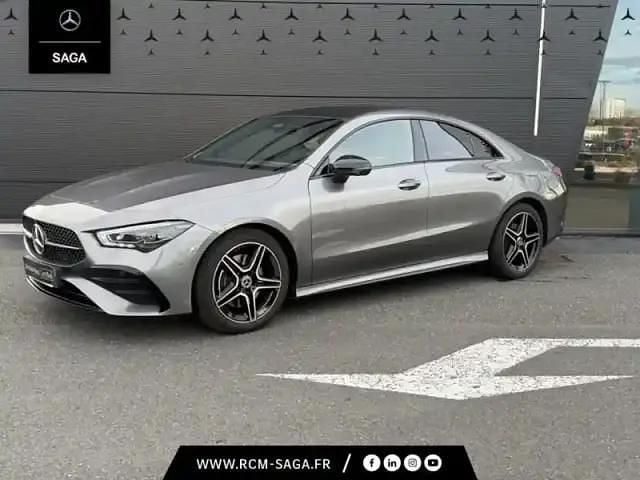 Gris foncé Utilisé 2023 Mercedes 200 AMG line Coupé | 39 900 € - Image 1/4