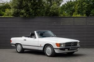 Blanc Utilisé 1989 Mercedes SL300 Cabriolet | 46 008 € - Image 1/4