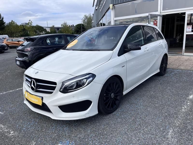 Utilisé 2018 Mercedes B200 Edition Monospace | 17 990 € - Image 1/4