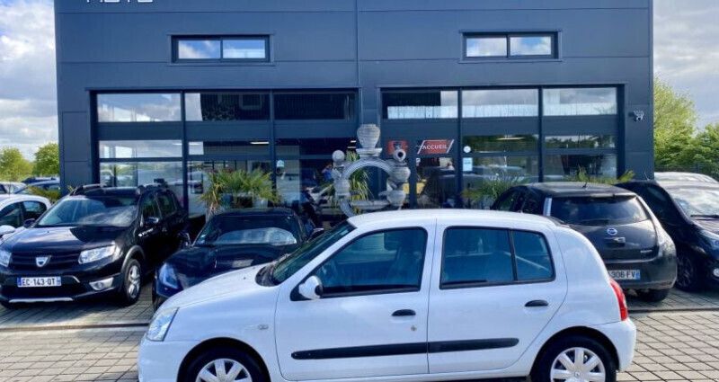 Utilisé 2009 Renault Clio II Citadine | 4 990 € (Prix juste) - Image 1/4