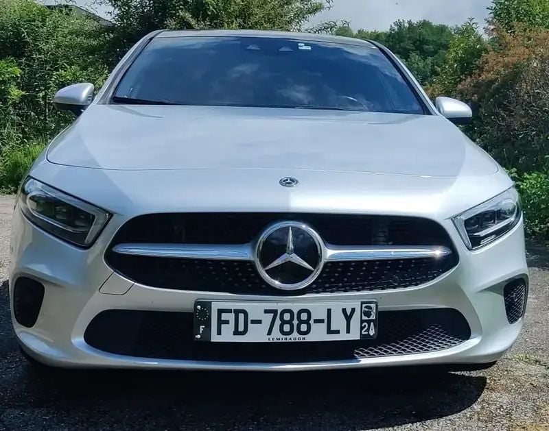 Argent Utilisé 2019 Mercedes A200 AMG line Berline | 15 500 € - Image 1/4