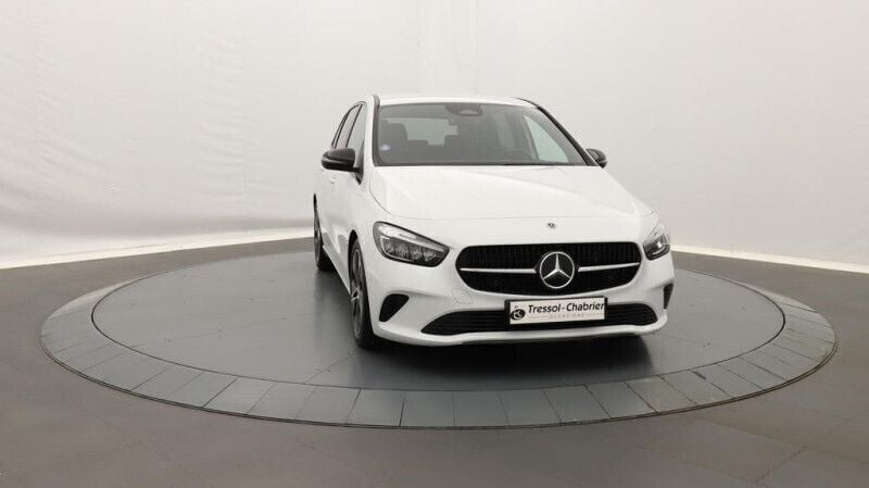 Occasion Mercedes B180 2023 Orange Monospace