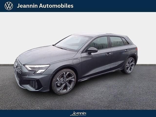 Gris daytona nacré Utilisé 2024 Audi A3 Sportback e-tron S-Line Berline | 38 900 € (Prix juste) - Image 1/4