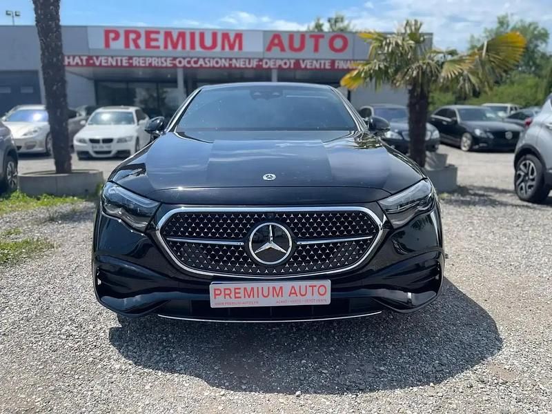 Noir Utilisé 2023 Mercedes 220 AMG line Berline | 73 990 € - Image 1/4