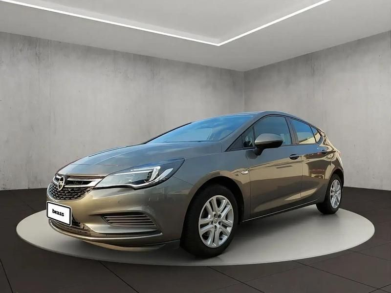 Gris Utilisé 2016 Opel Astra Berline | 11 950 € (Super prix) - Image 1/4